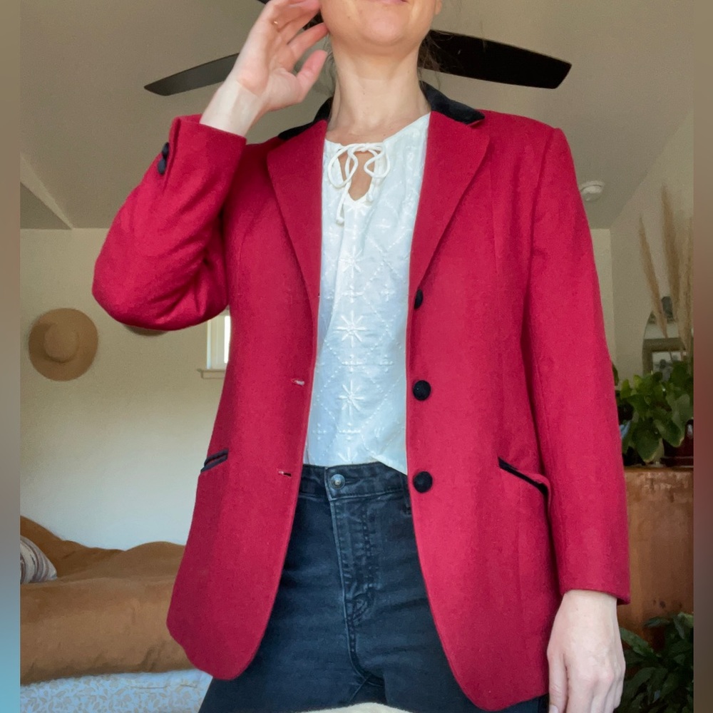 Beautiful vintage wool Burberry blazer